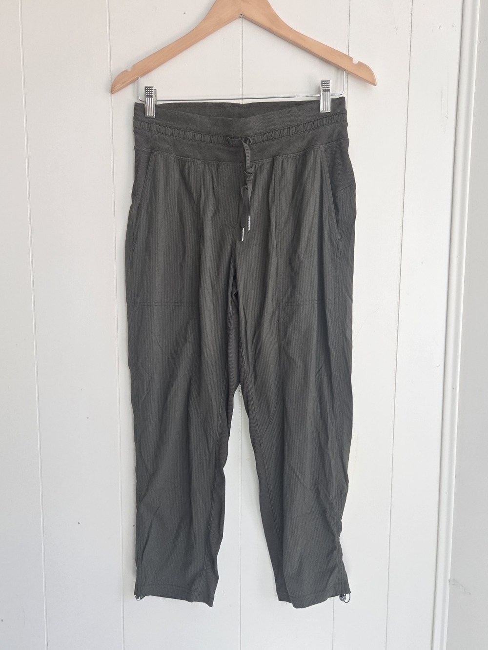 Lululemon Women's Drawstring Track Joggers-Size 6